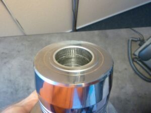 Beschädigte Aufnahme eines Hydrodehn-Spannfutters durch Rost und verklebtes Schmiermittel