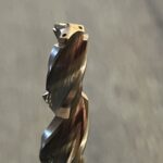 Werkzeugeinsatz-Optimierung mit Sonderwerkzeug – Stufenbohrer Z=3 statt Z=2